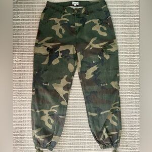 Superdown Camouflage Pants